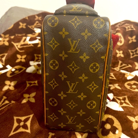 Louis Vuitton Monogram Excentric Cite Handbag - Picture 6 of 13